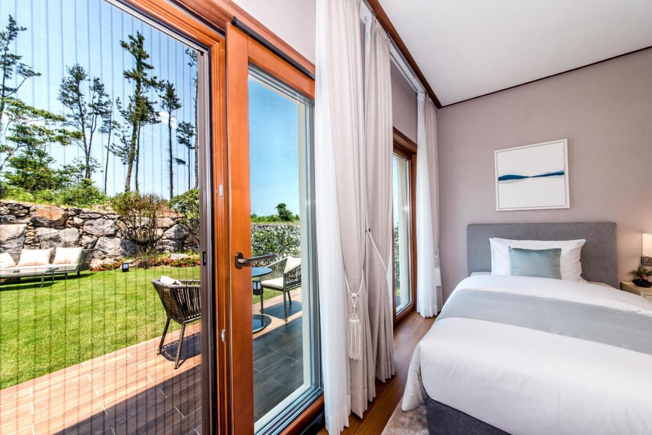 Camphortree Hotel And Resort Чеджудо Экстерьер фото